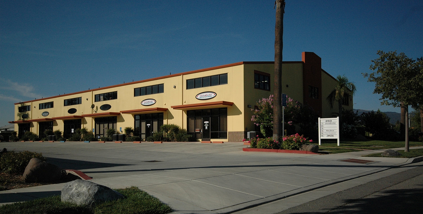 street view of Gilroy AutoWorks shop front