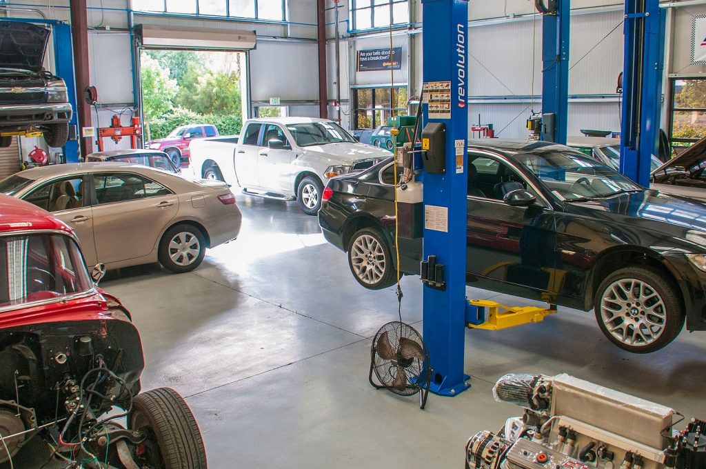 mechanics dream - clean & full auto repair shop inside view